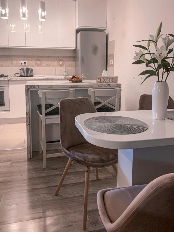 Apartment 2 Rooms Luxury Bukareszt Zewnętrze zdjęcie